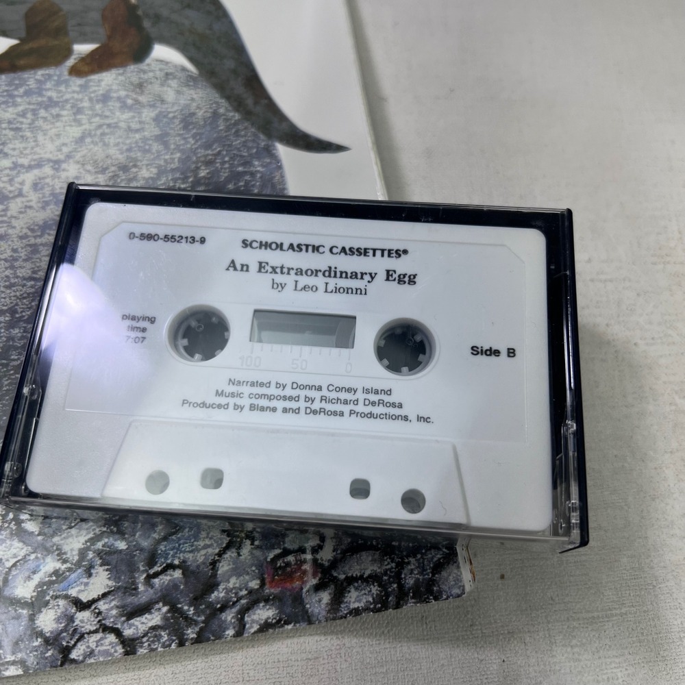 An Extraordinary Egg Leo Lionni Scholastic Book and Cassette Tape Set Vintage - Picture 2 of 6